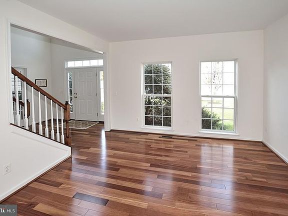 4th image of 43727 Tolamac Dr