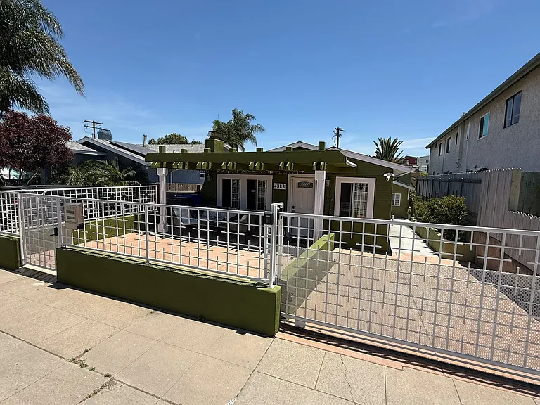 4383 Van Dyke Ave — Photo 16