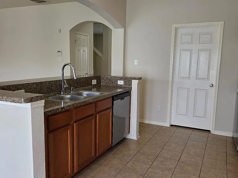 11805 Princess Garden Way — Photo 9