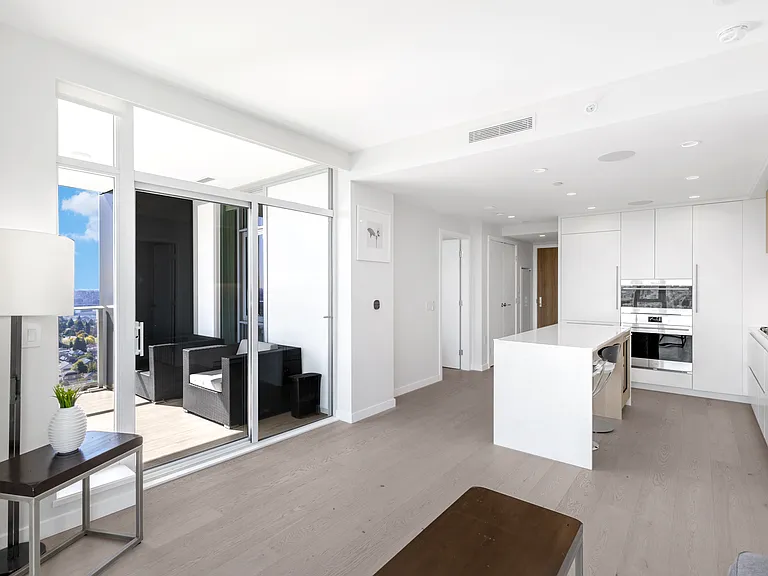 7433 Cambie St #2104 — Photo 4