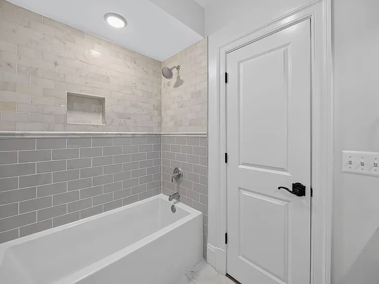 1717 Euclid St NW #1 — Photo 18