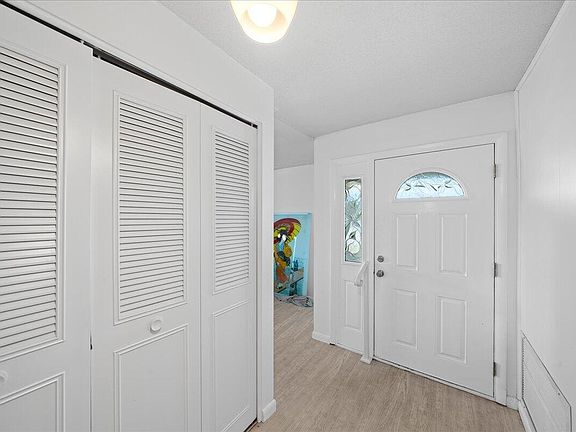 4th image of 3503 Royal Oak Dr
