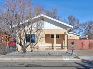 2421 Dora Ave NW, Albuquerque, NM 87104