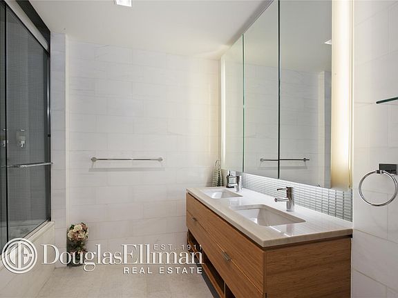 4th image of 303 E 33rd St APT 5M