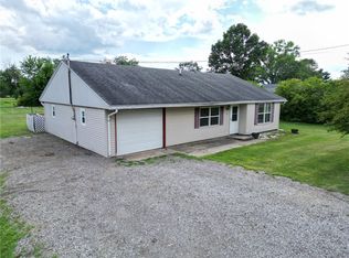 16 Franklin St, Bismarck, IL 61814