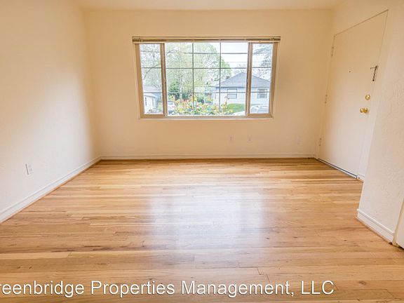 3rd image of 711 SE 42nd Ave APT 2