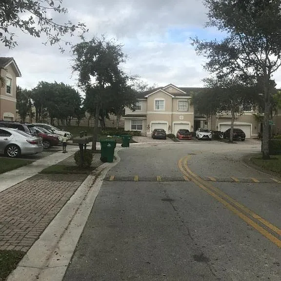 4240 SW 125th Ln — Photo 3