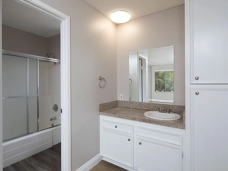Northwinds Apartments — Photo 8