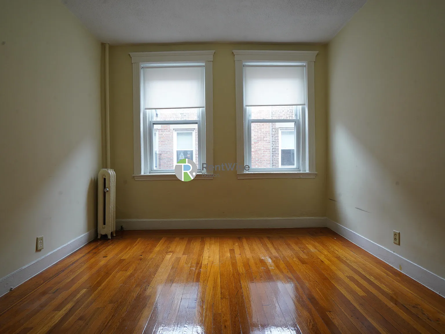 31-35 Gardner St — Photo 2
