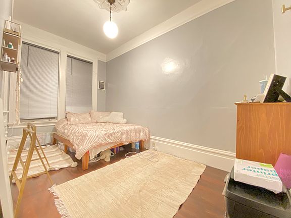 3rd image of 680 Hayes St