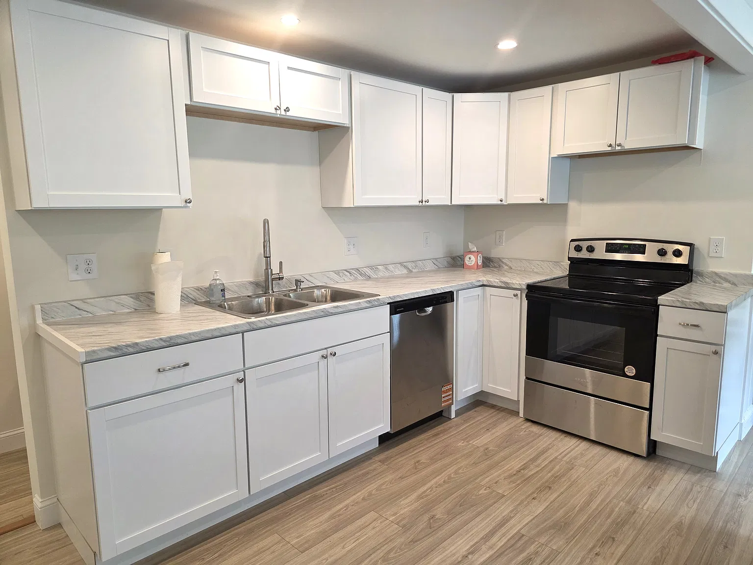 2 bed, 800 sqft, $2,500 — Photo 3