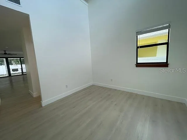 4 bed, 4.5 bath, 3006 sqft, $5,900 — Photo 2