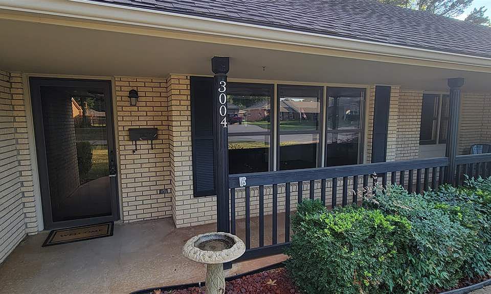 1st image of 3004 Canterbury Ave