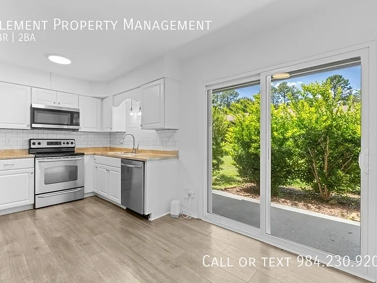 1208 Manassas Ct #A — Photo 7
