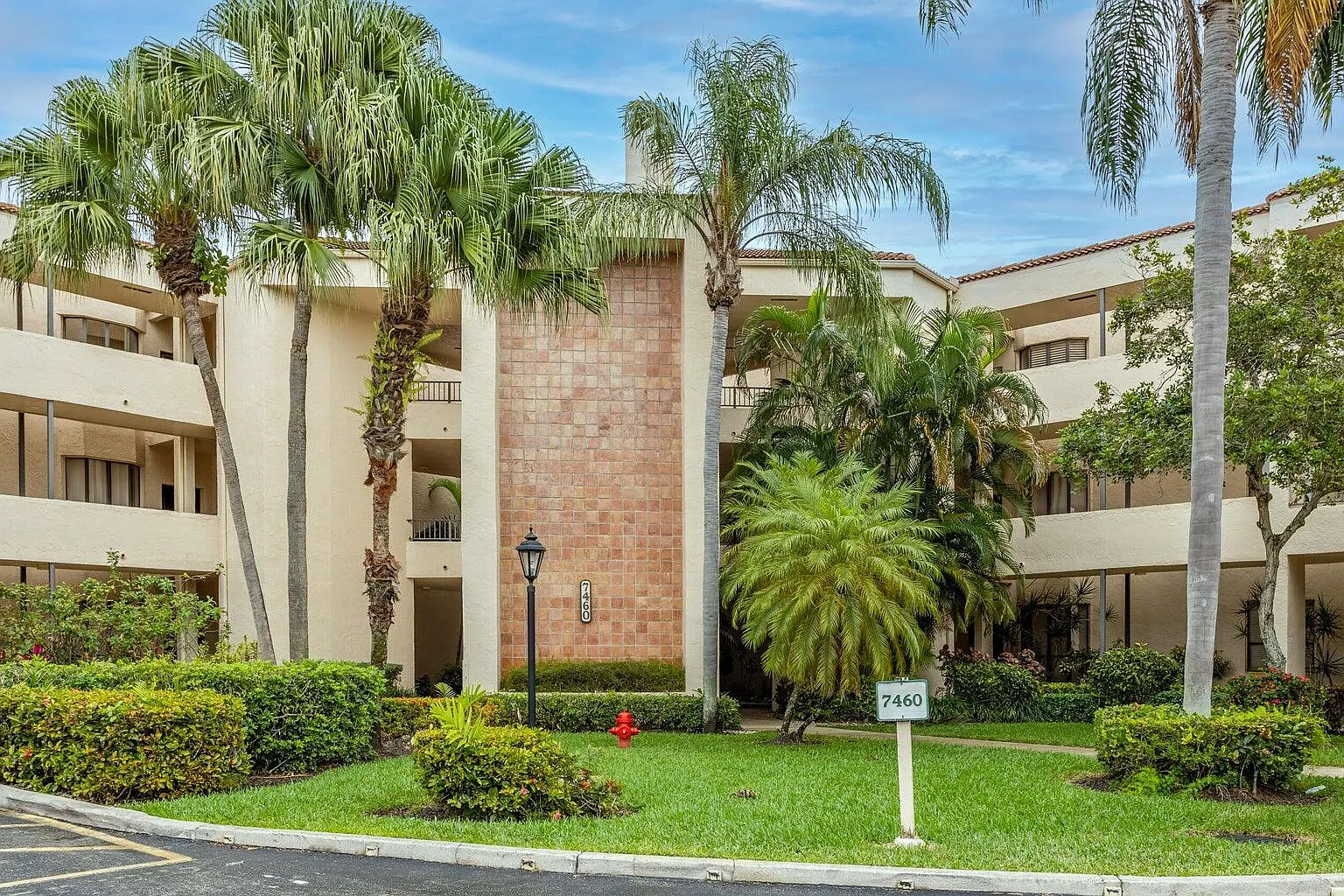 2 bed, 2.0 bath, 1323 sqft, $5,000 — Photo 1