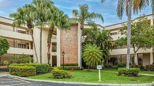 7460 La Paz Blvd Photo 1
