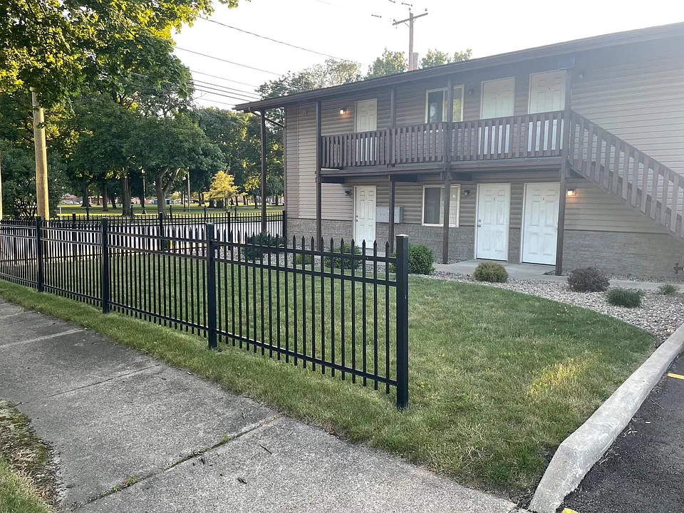 241 Perkins St #14