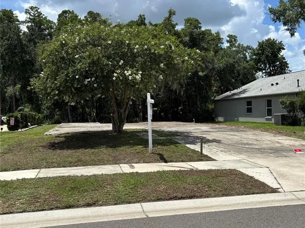 1323 Baythorn Dr #2, Wesley Chapel, FL 33543