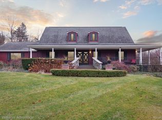 4655 Middle Rd, Highland, MI 48357