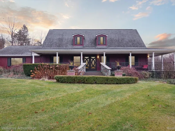 4655 Middle Rd, Highland, MI 48357