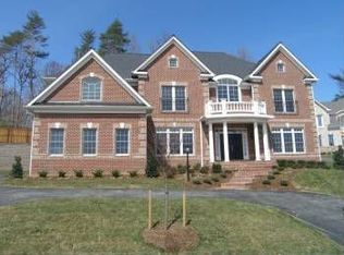 9601 Thistle Ridge Ln, Vienna, VA 22182