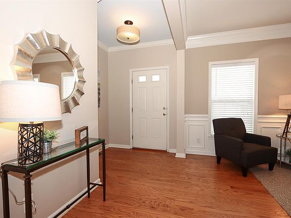 2nd image of 7215 Mariemont Cres