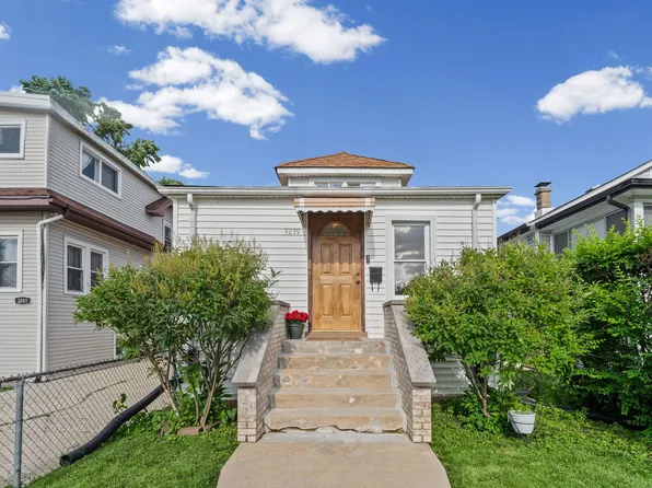 3239 N Osceola Ave, Chicago, IL 60634