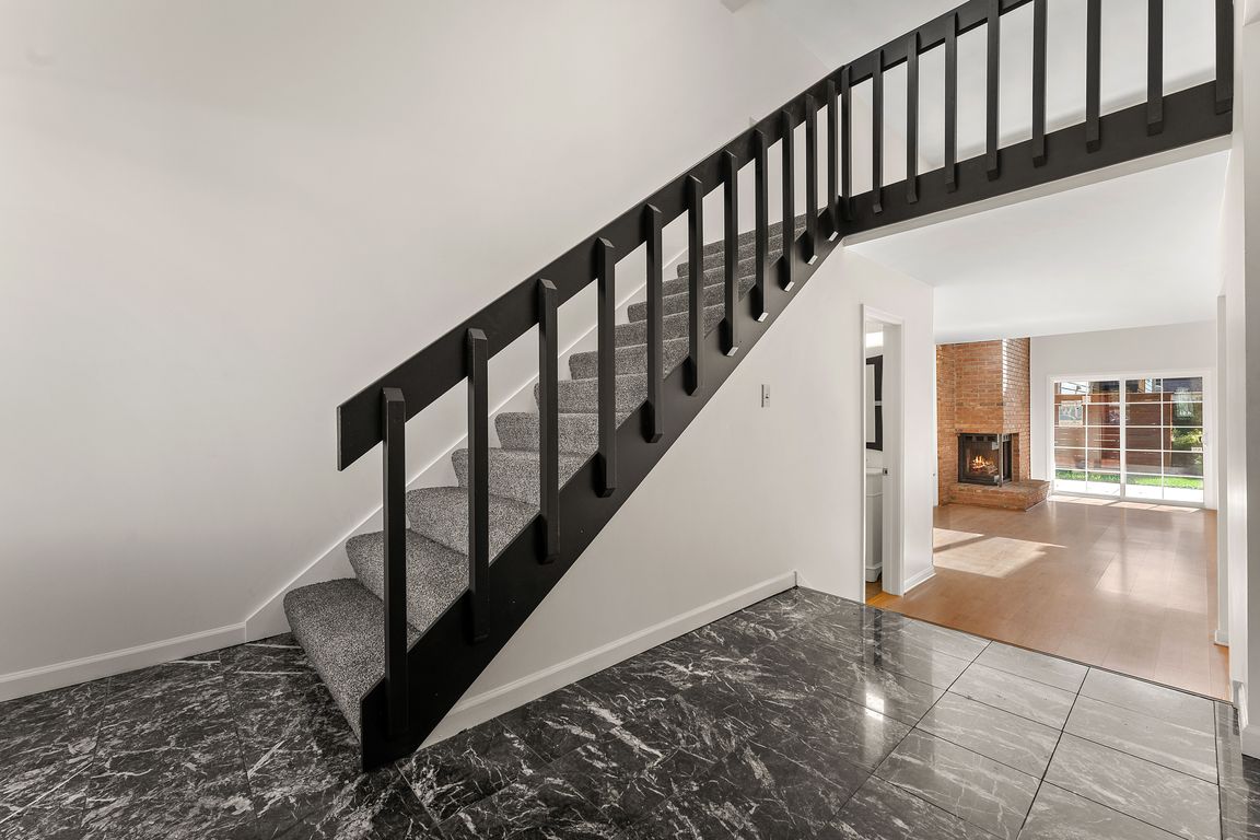 next background image