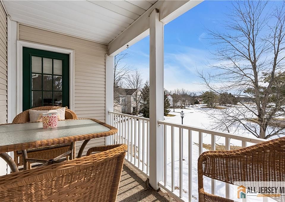 1st image of 72 Winthrop Rd