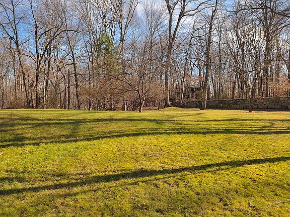 Plenty of cleared yard land, yet also private
