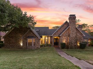2621 Country Valley Rd, Garland, TX 75043