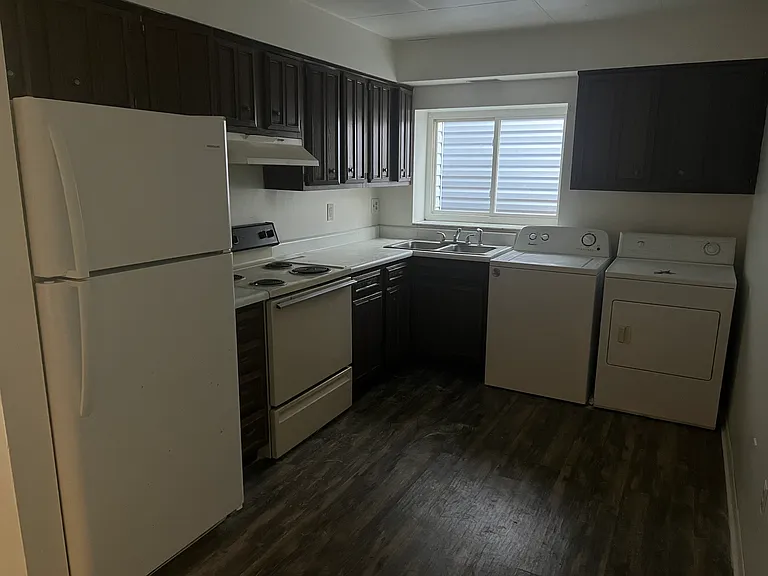 1216 4th Ave #A — Photo 3
