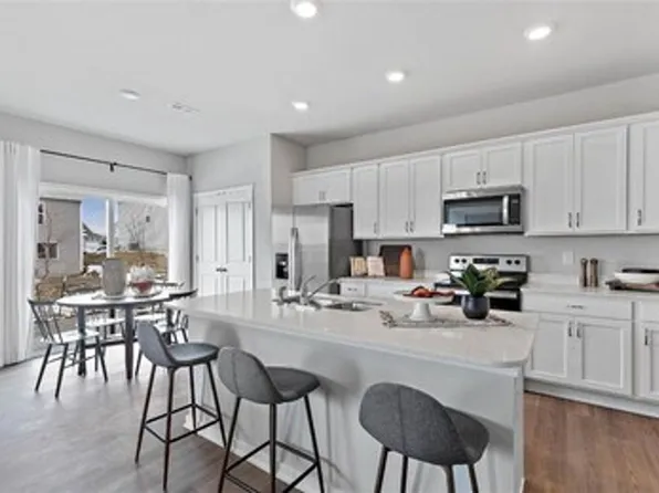 1047 Maywood Ln, Waukee, IA 50263