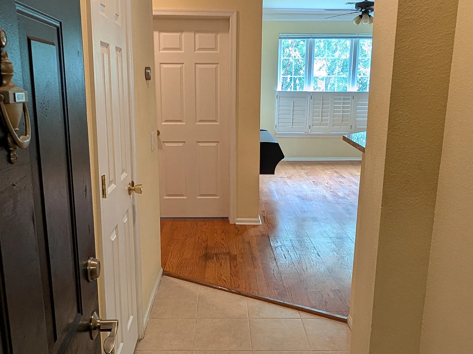3 bed, 1272 sqft, $3,000 — Photo 2
