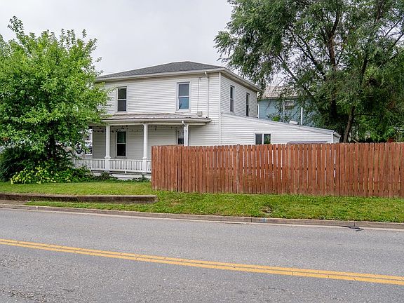 4th image of 383 Collicello St