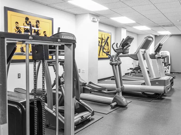 426 Harmon Cove Tower image 14 of 18