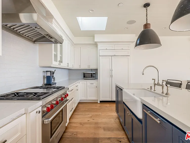 703 Bayview Dr — Photo 12
