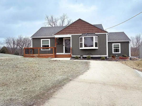 841 Palmer St, Oakland, IA 51560