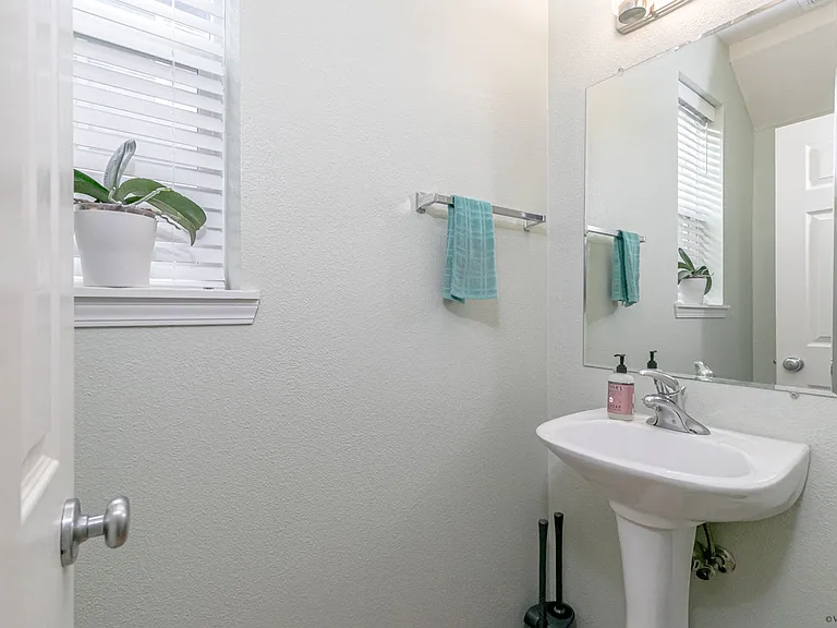 20855 SW Skiver St — Photo 12