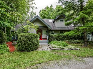 8800 Blackhawk Dr, Lakeside, MI 49116