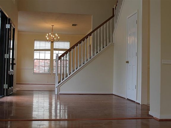 4th image of 5110 Brett Dr