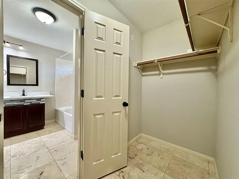 204 Woodley Rd — Photo 26