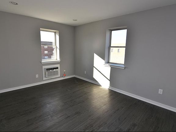 4th image of 1924 Geary St APT 000004
