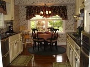 235 Thompson Pl, Roswell, GA 30075