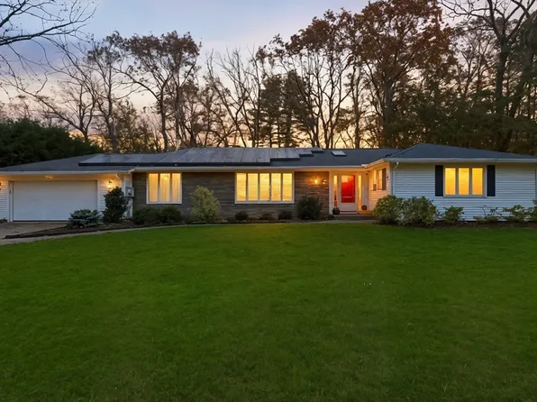 47 Academy Dr, Longmeadow, MA 01106