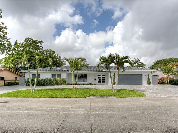 2nd image of 19150 S Saint Andrews Dr
