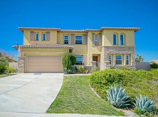 18285 Lakepointe Dr, Riverside, CA 92503