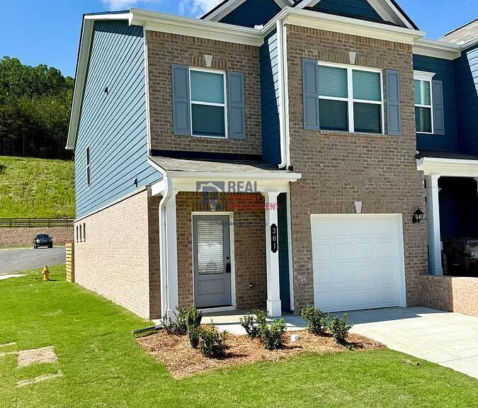 301 Skye Ln — Photo 2