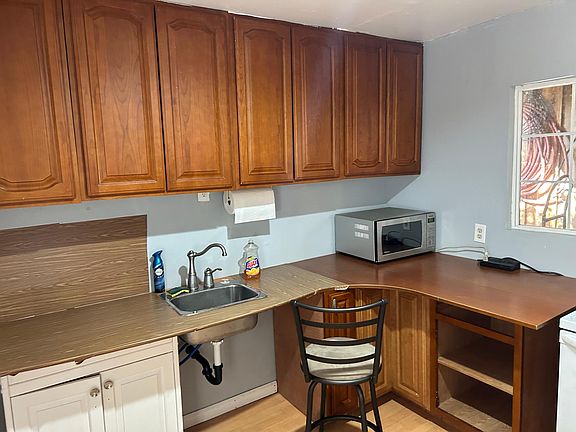 2nd image of 723 Coastland Dr #3