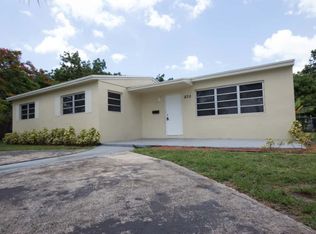 830 NW 184th Dr, Miami Gardens, FL 33169